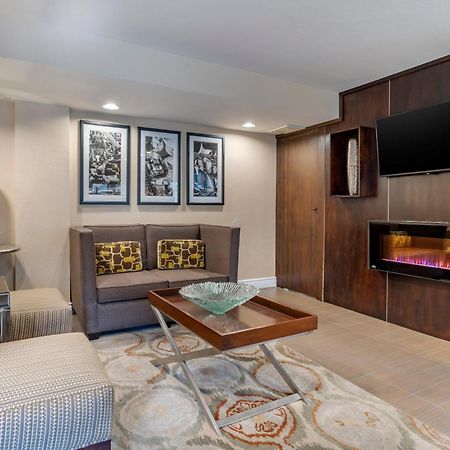 Best Western Carmel'S Town House Lodge Екстериор снимка