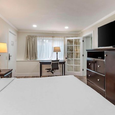 Best Western Carmel'S Town House Lodge Екстериор снимка