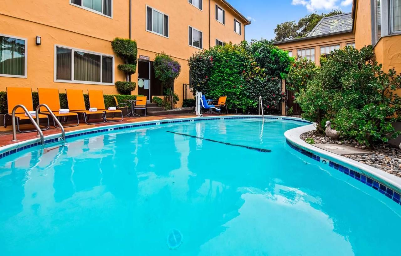 Best Western Carmel'S Town House Lodge Екстериор снимка