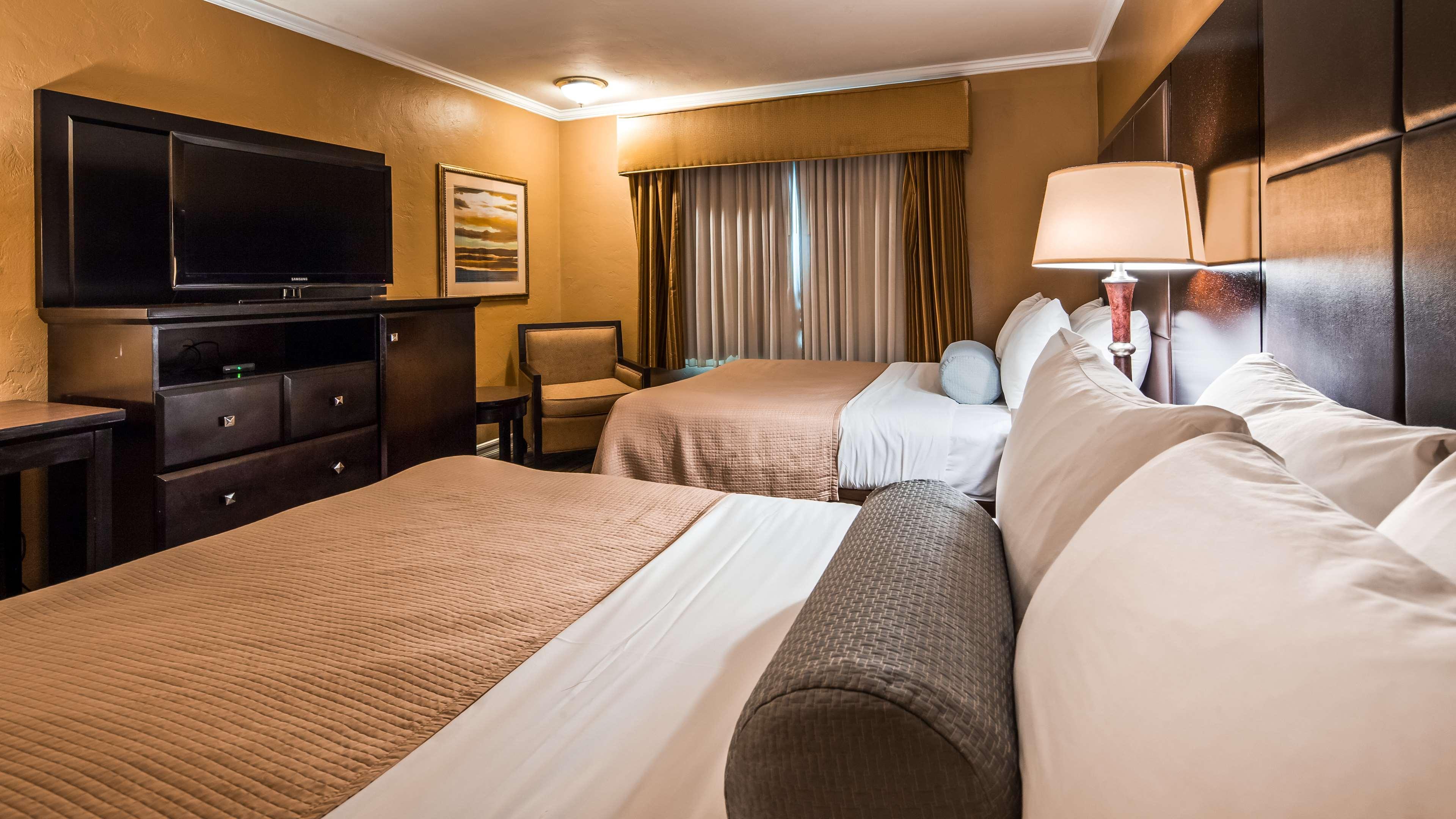 Best Western Carmel'S Town House Lodge Екстериор снимка