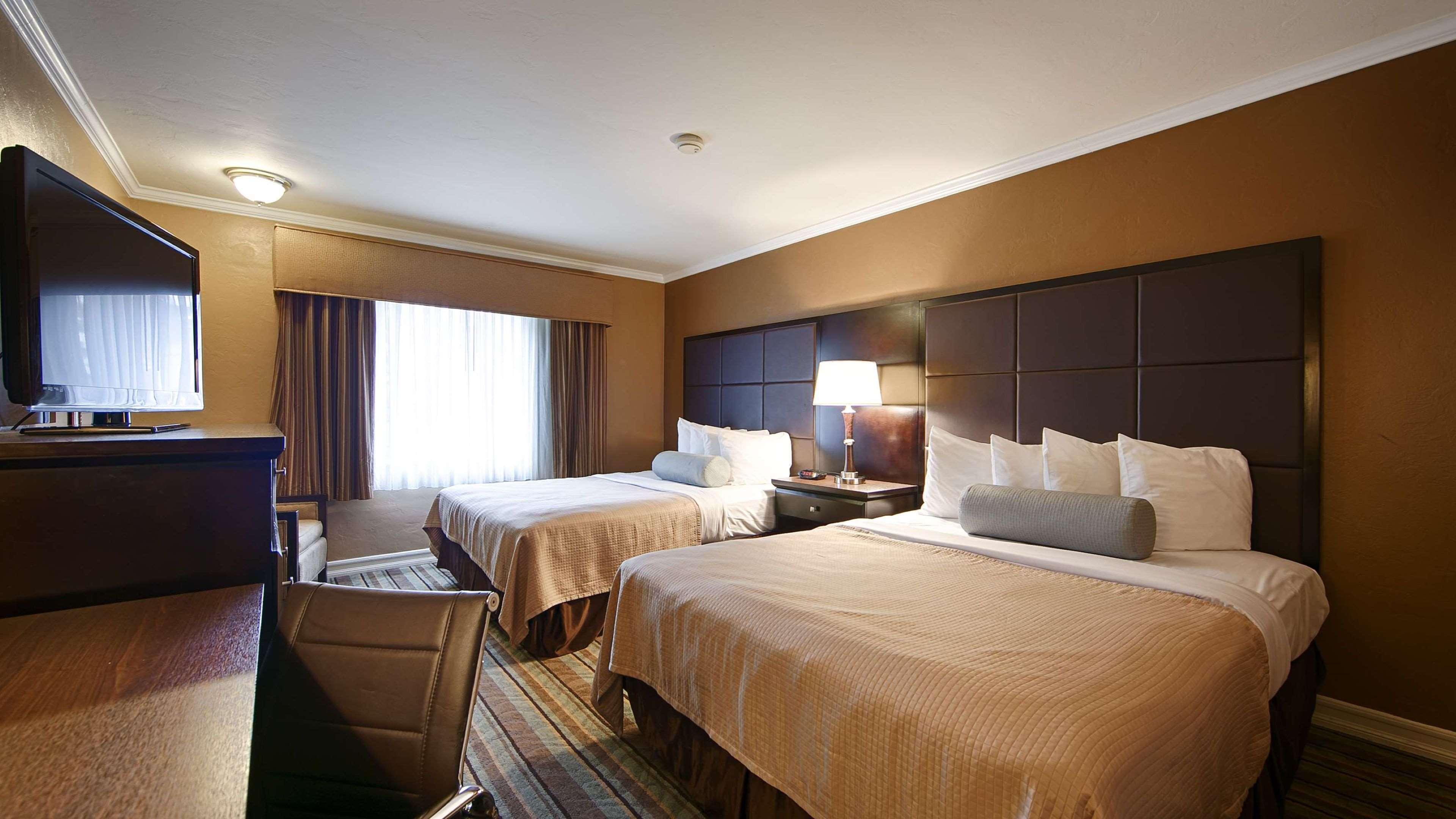 Best Western Carmel'S Town House Lodge Екстериор снимка