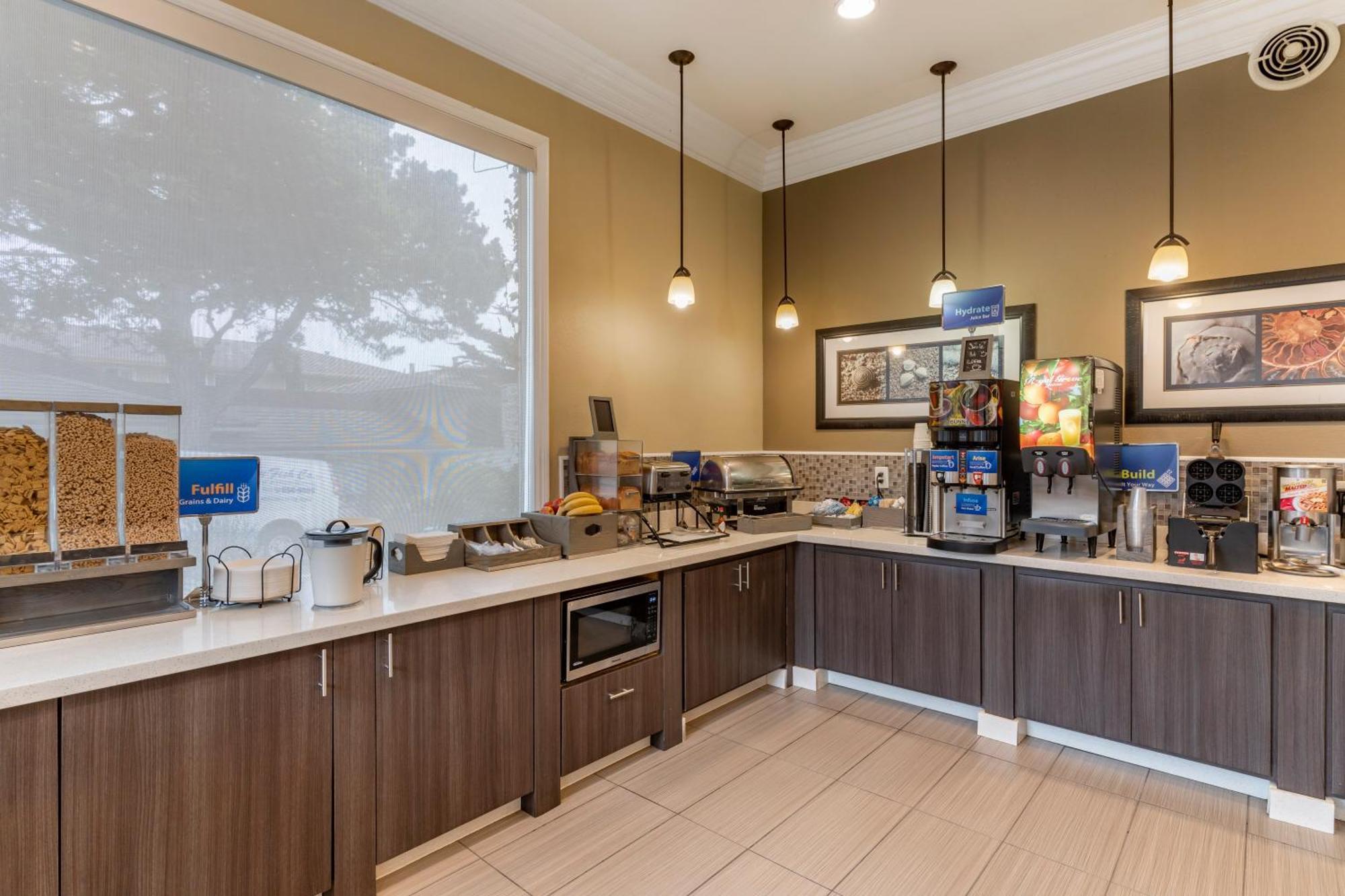 Best Western Carmel'S Town House Lodge Екстериор снимка