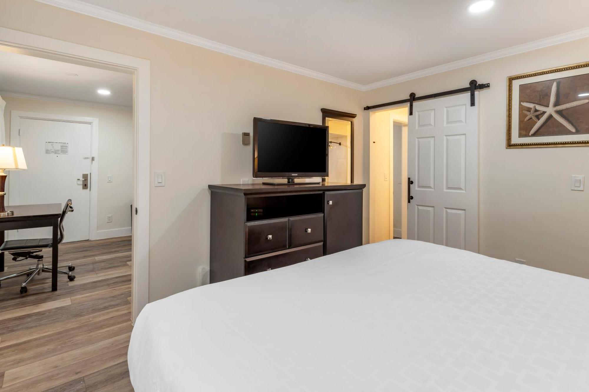 Best Western Carmel'S Town House Lodge Екстериор снимка
