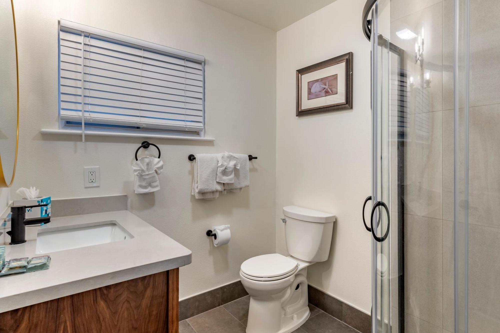 Best Western Carmel'S Town House Lodge Екстериор снимка