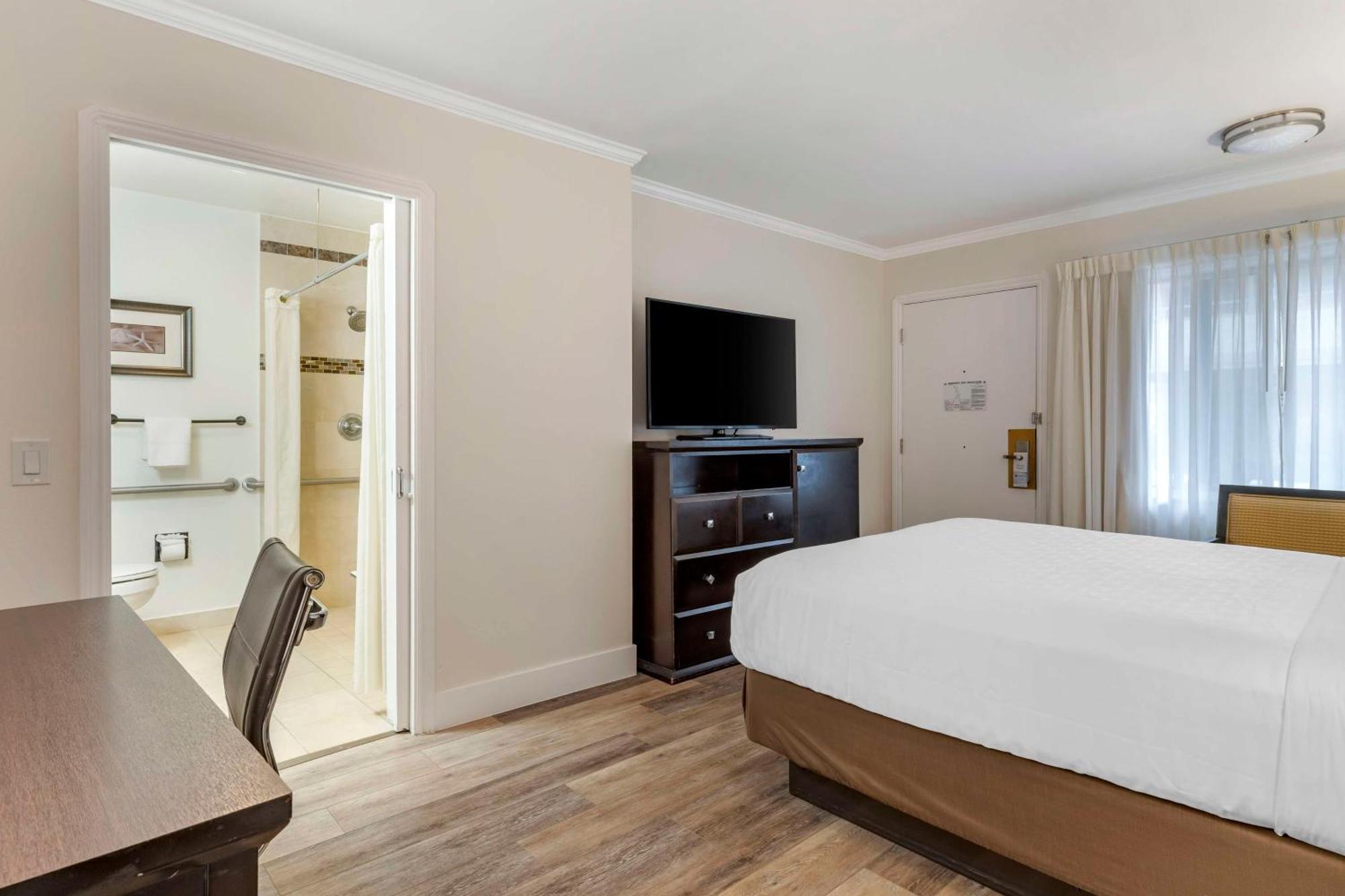 Best Western Carmel'S Town House Lodge Екстериор снимка