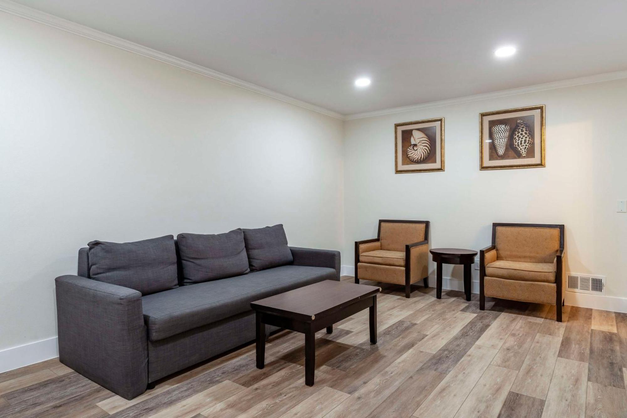 Best Western Carmel'S Town House Lodge Екстериор снимка