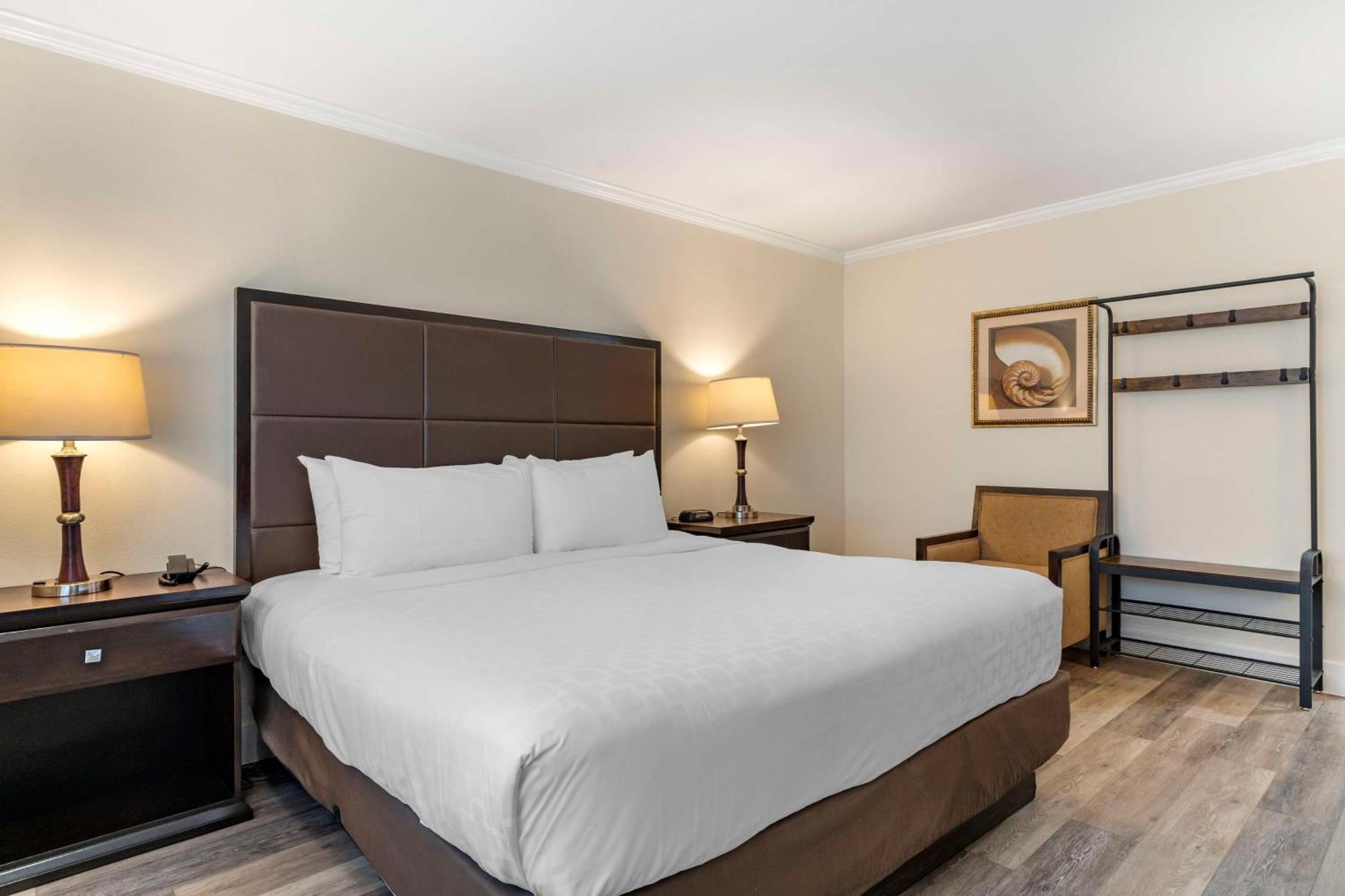 Best Western Carmel'S Town House Lodge Екстериор снимка