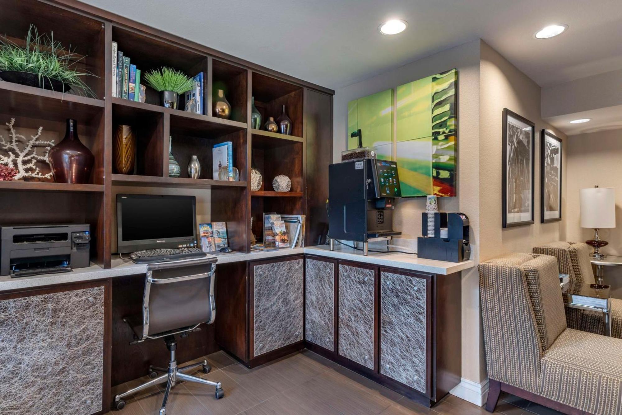 Best Western Carmel'S Town House Lodge Екстериор снимка
