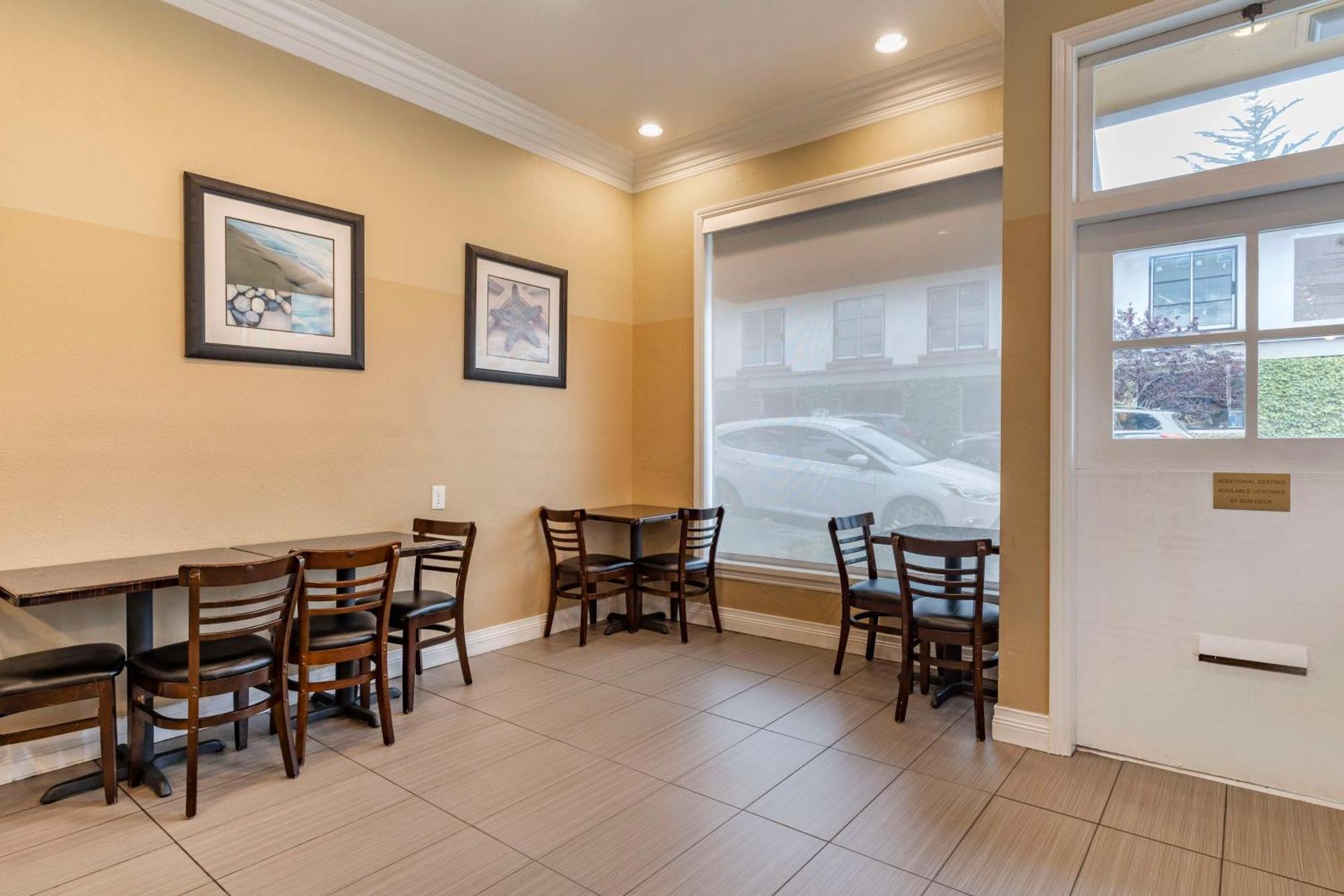 Best Western Carmel'S Town House Lodge Екстериор снимка